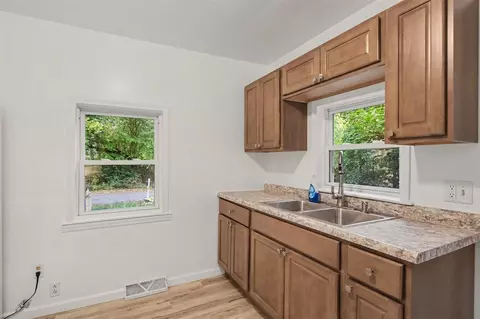 Kitchen - 623 Bowman, Colon, MI 49040 photo 3 of 4