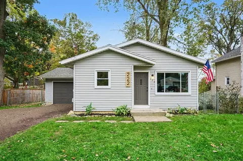 222 W Grant, Hastings, MI 49058