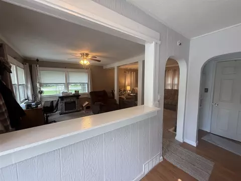 926 Bryant, Jackson, MI 49202 photo 2