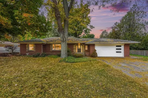 1005 Carpenter, Grand Rapids, MI 49504