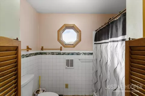 Bath - 884 44th, Pullman, MI 49450 photo 2 of 6