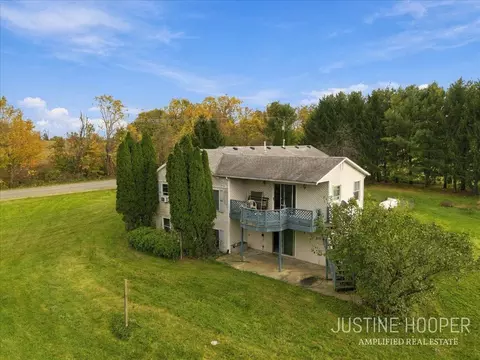 Exterior - 884 44th, Pullman, MI 49450 photo 5 of 14