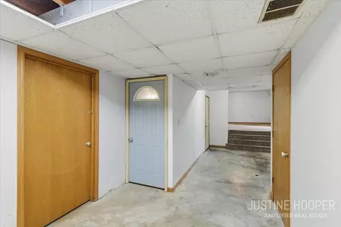 Entry Way - 884 44th, Pullman, MI 49450 photo 3 of 3