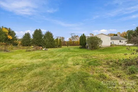 Exterior - 884 44th, Pullman, MI 49450 photo 7 of 14