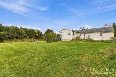 Exterior - 884 44th, Pullman, MI 49450 photo 8 of 14