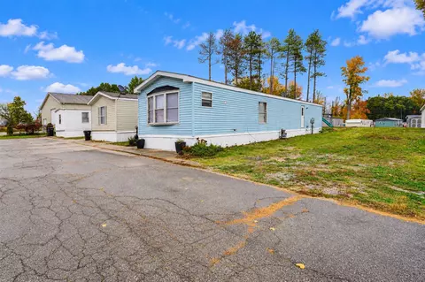 5489 Alpine, Comstock Park, MI 49321