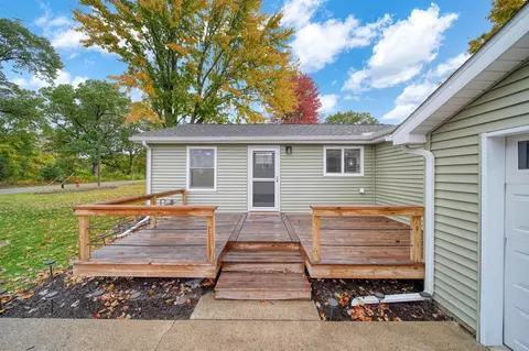 Exterior - 2995 S Meridian, Jackson, MI 49203 photo 2 of 13