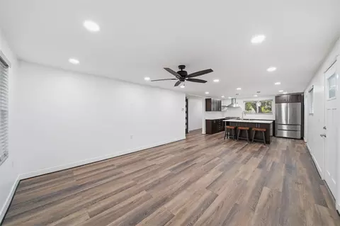 Living - 2995 S Meridian, Jackson, MI 49203 photo 3 of 4