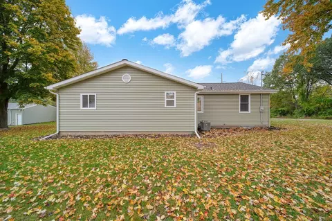 Exterior - 2995 S Meridian, Jackson, MI 49203 photo 3 of 13