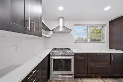 Kitchen - 2995 S Meridian, Jackson, MI 49203 photo 5 of 6