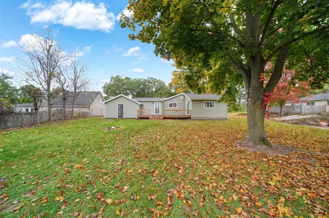 Exterior - 2995 S Meridian, Jackson, MI 49203 photo 9 of 13