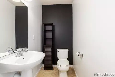 Bath - 607 Nantucket, Lansing, MI 48906 photo 1 of 3