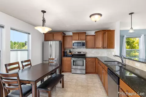 Kitchen - 607 Nantucket, Lansing, MI 48906 photo 1 of 2