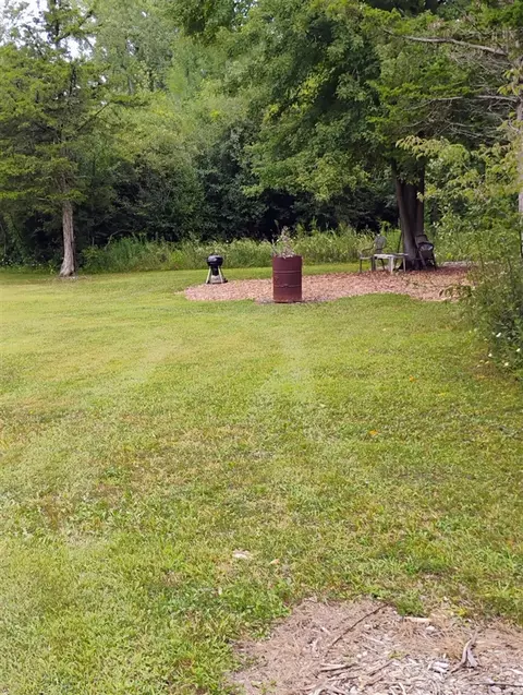 St. Pierre Drive, Flat Rock, MI 48134 photo 5