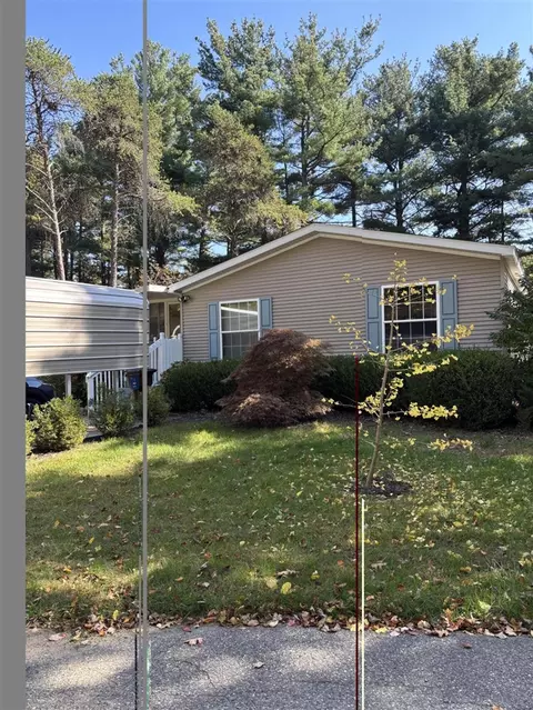 6858 Maple, Fennville, MI 49408