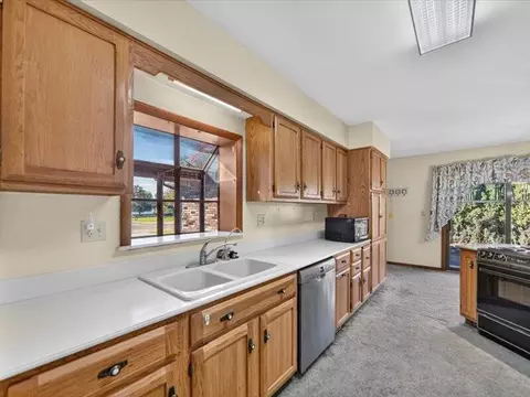 Kitchen - 4148 Feldman, Jackson, MI 49201 photo 6 of 7
