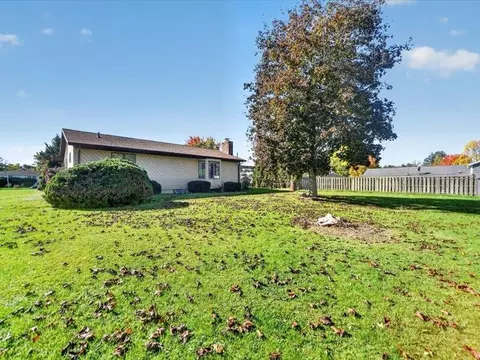 Exterior - 4148 Feldman, Jackson, MI 49201 photo 5 of 9