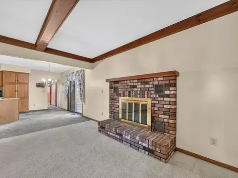 Living - 4148 Feldman, Jackson, MI 49201 photo 3 of 4