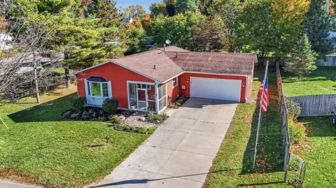 6676 Naontah, Rockford, MI 49341