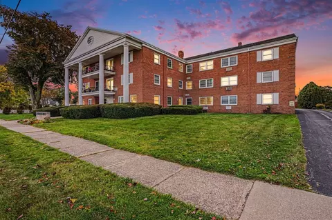 1249 Lakeshore #328, Muskegon, MI 49441