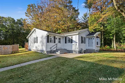 16182 Lincoln, Grand Haven, MI 49417