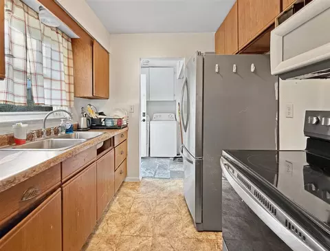 Kitchen - 919 Mel, Lansing, MI 48911 photo 1 of 1