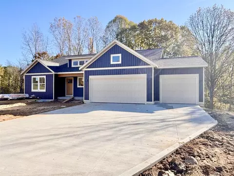5868 Valley Pt, Caledonia, MI 49316