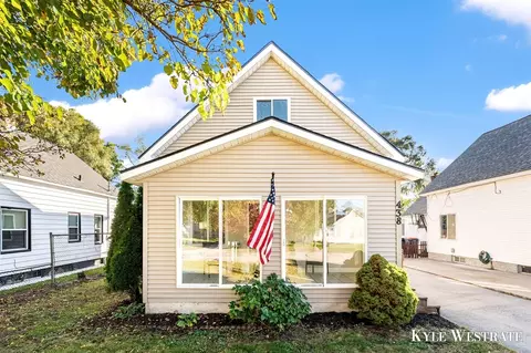 438 W 20th, Holland, MI 49423
