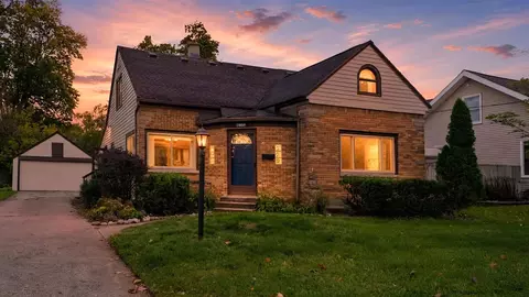 2464 Forest Grv, Wyoming, MI 49519