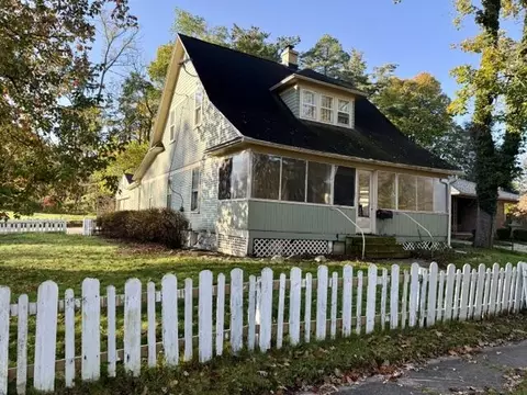 804 W Grand, Hastings, MI 49058