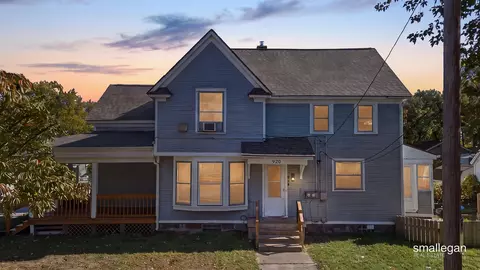 934 10th, Grand Rapids, MI 49504