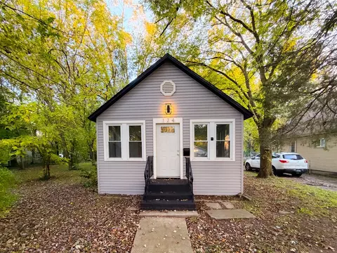 174 Cross, Benton Harbor, MI 49022