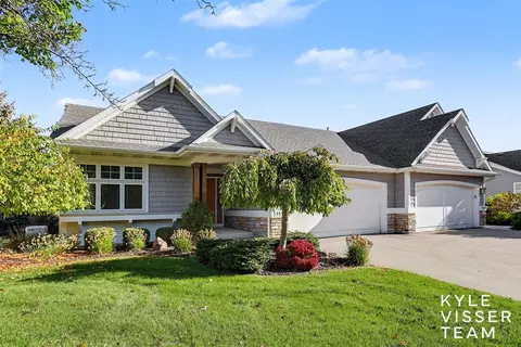 3935 Crystal Waters, Grand Rapids, MI 49525