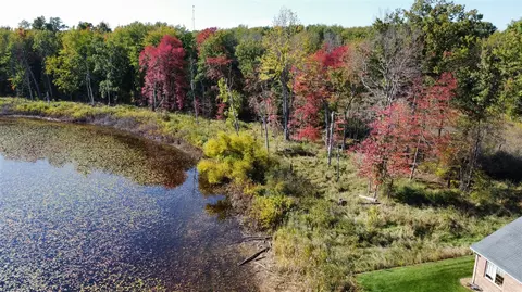Vl N Park, Paw Paw, MI 49079