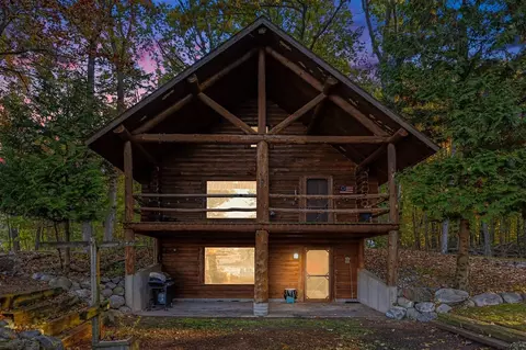 13998 Kelly Rd, Hickory Corners, MI 49060