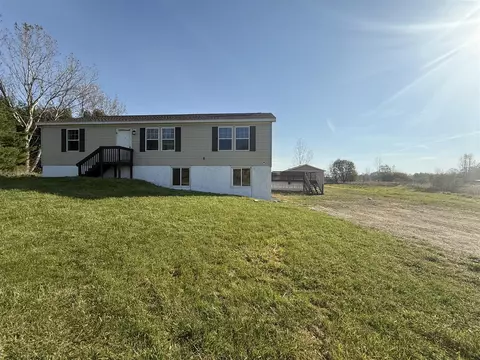 793 S Lacey Lk, Charlotte, MI 48813