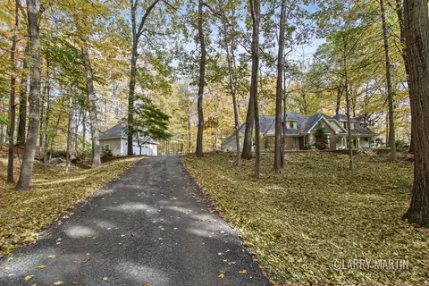 10112 E Rivershore, Alto, MI 49302