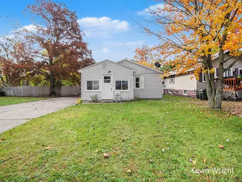 1933 Letart, Muskegon, MI 49441