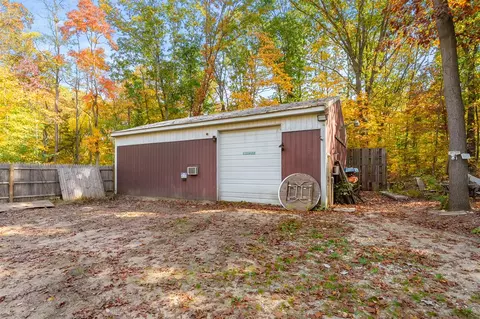 610 Miller, Plainwell, MI 49080 photo 4
