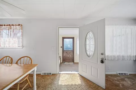 Entry Way - 11752 S S Lk, Jerome, MI 49249 photo 2 of 4