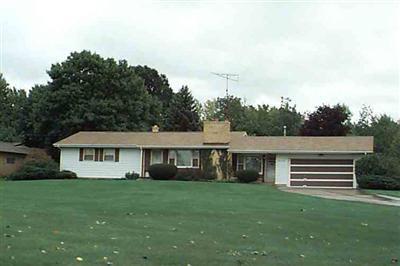 1101 Carter Dr, Flint, MI 48532 photo 1