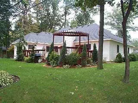 1209 Borg Ave, Temperance, MI 48182 photo 1