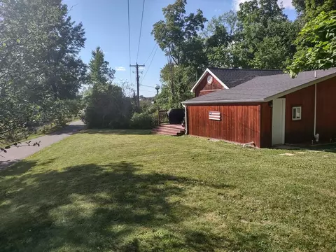 302 E 2nd, Clare, MI 48617 photo 3