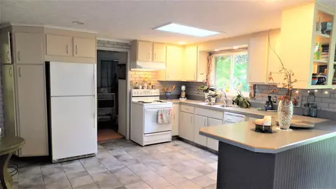 5640 E Gallivan, Cedar, MI 49621 photo 14