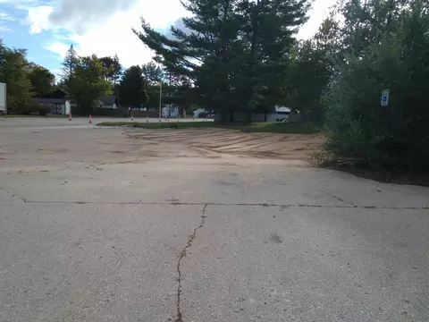 406 E 5th, Clare, MI 48617 photo 3