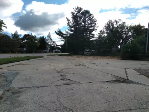 406 E 5th, Clare, MI 48617 photo 2