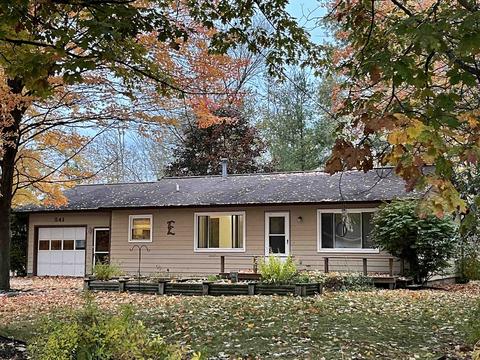 541 Witbeck, Clare, MI 48617 photo 3