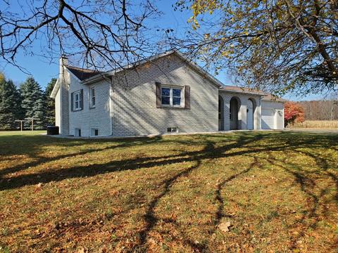 1502 S Alger, Ithaca, MI 48847 photo 3