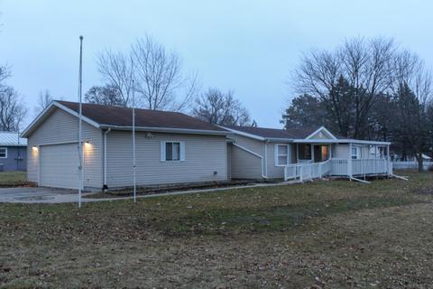 406 N 3rd, Shepherd, MI 48883 photo 2