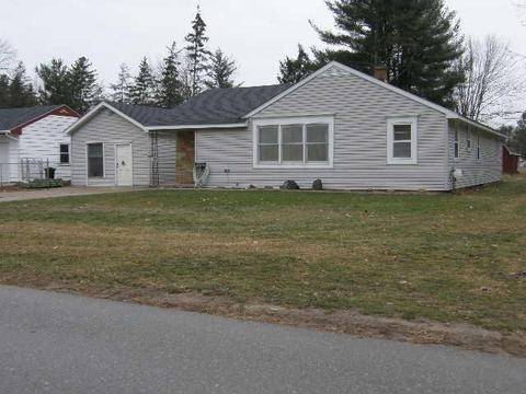 240 Doyle, Hemlock, MI 48626 photo 3